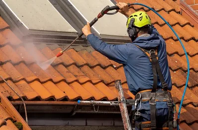 Démoussage et hydrofuge de toiture à Peumerit