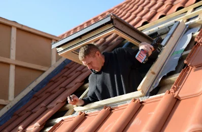 Pose de fenêtres de toit Velux à Peumerit